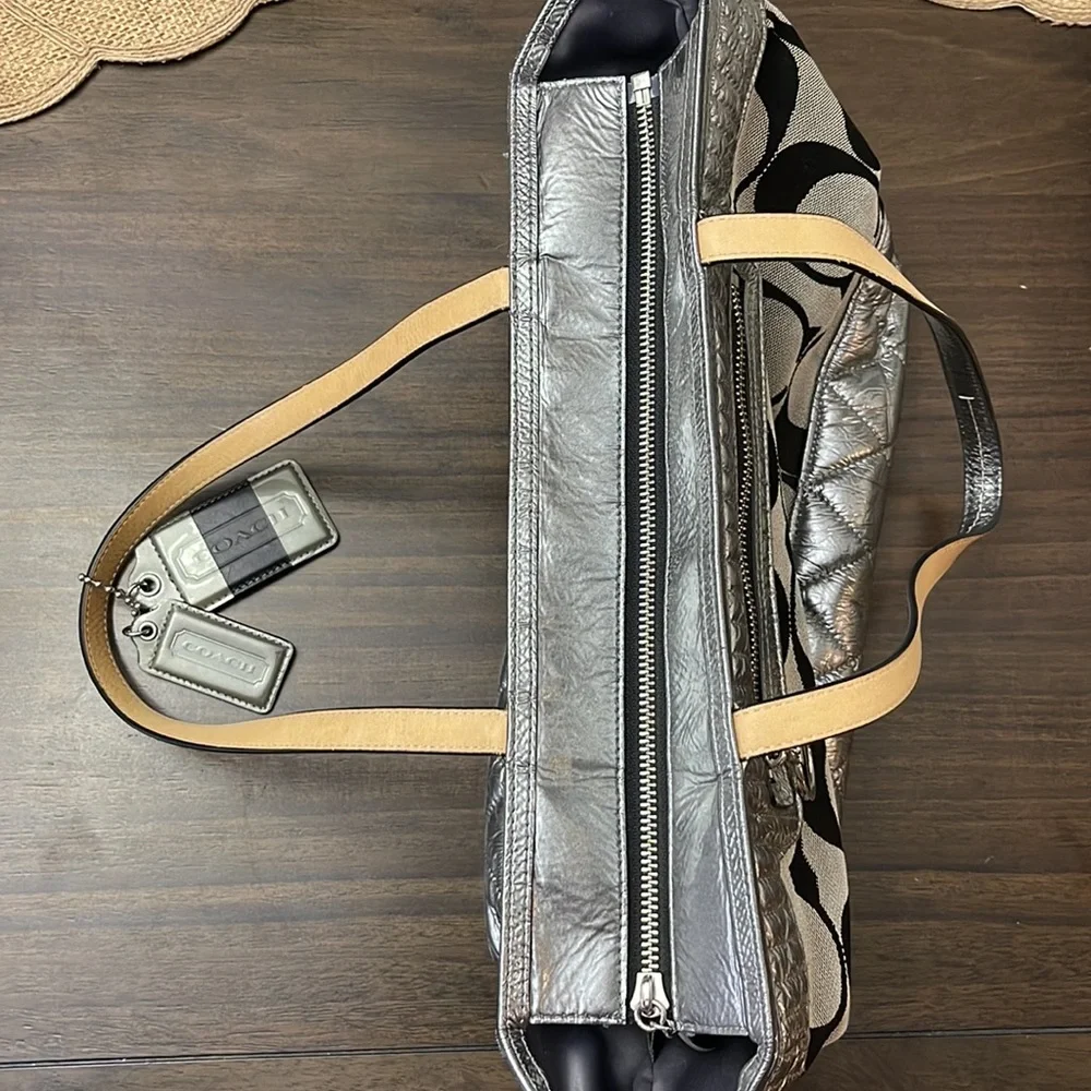 Black and silver coach purse - Picture 7 of 10